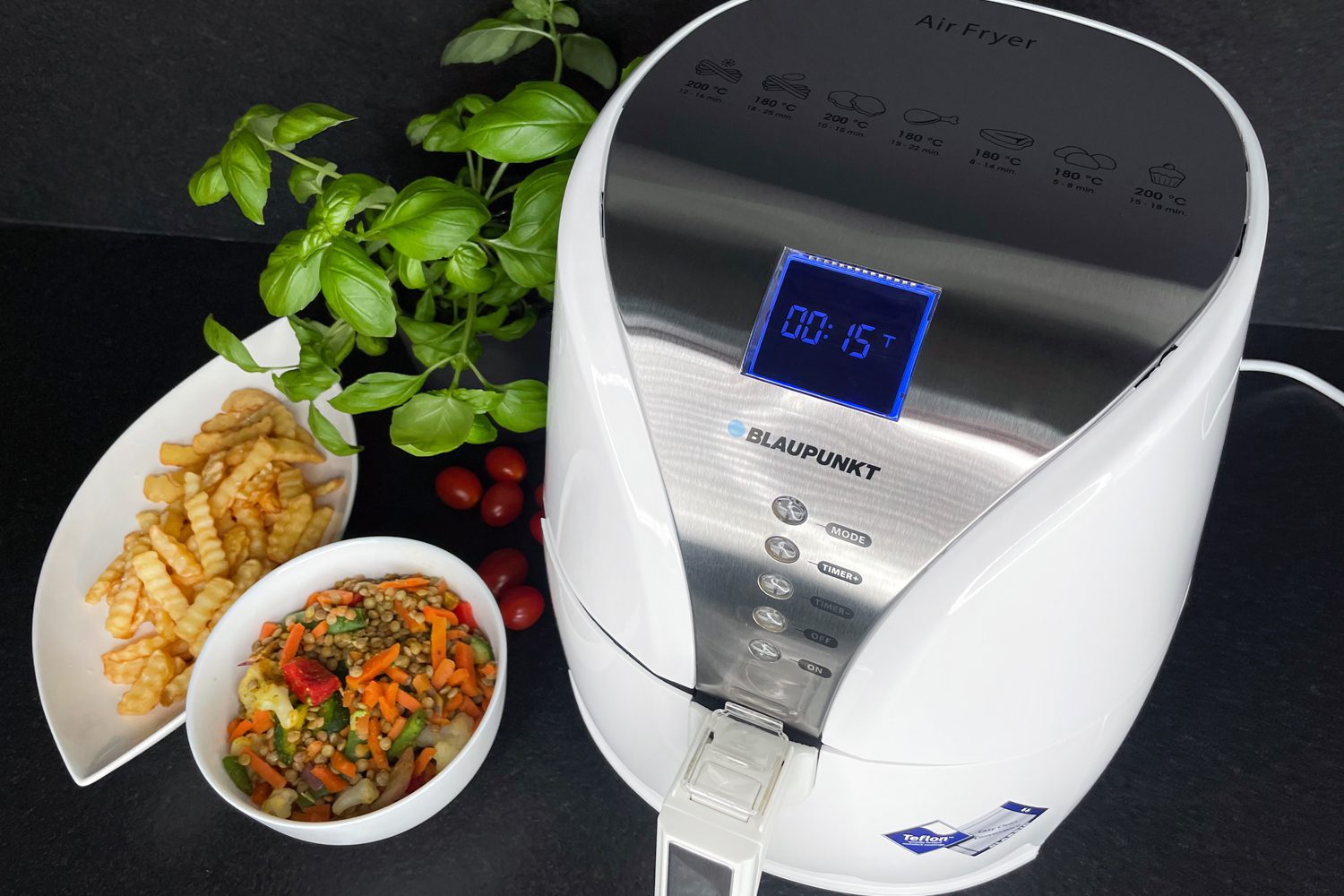 Blaupunkt-airfryer-frytkownica-AFD601wielofunkcyjna Wyświetlacz Led frytkownicy pokazuje ilość minut pieczenia