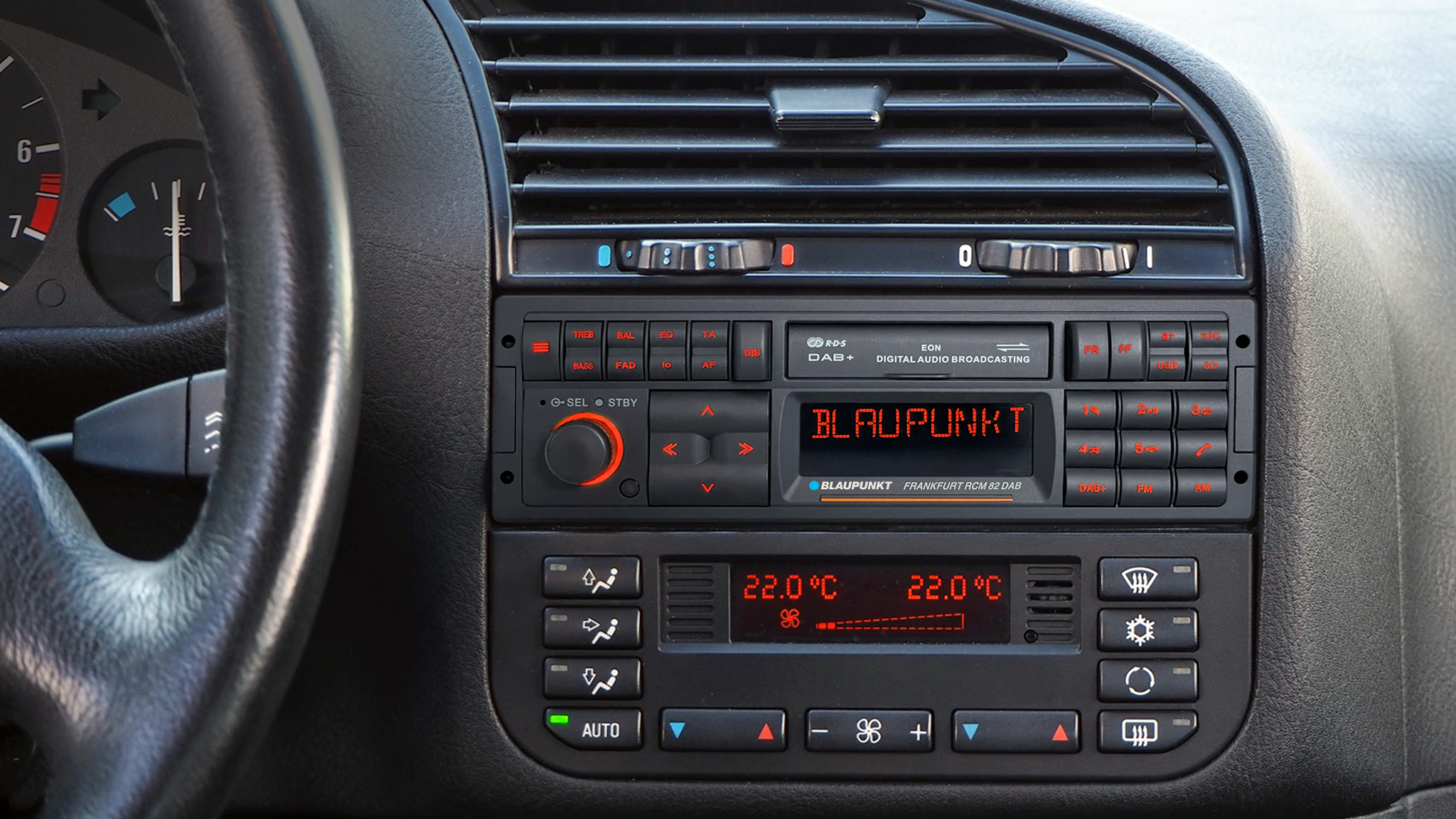 Frankfurt-RCM-82-DAB-im-BMW.jpg