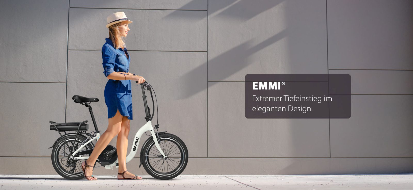 Frau Mit EMMI 25 Text DE